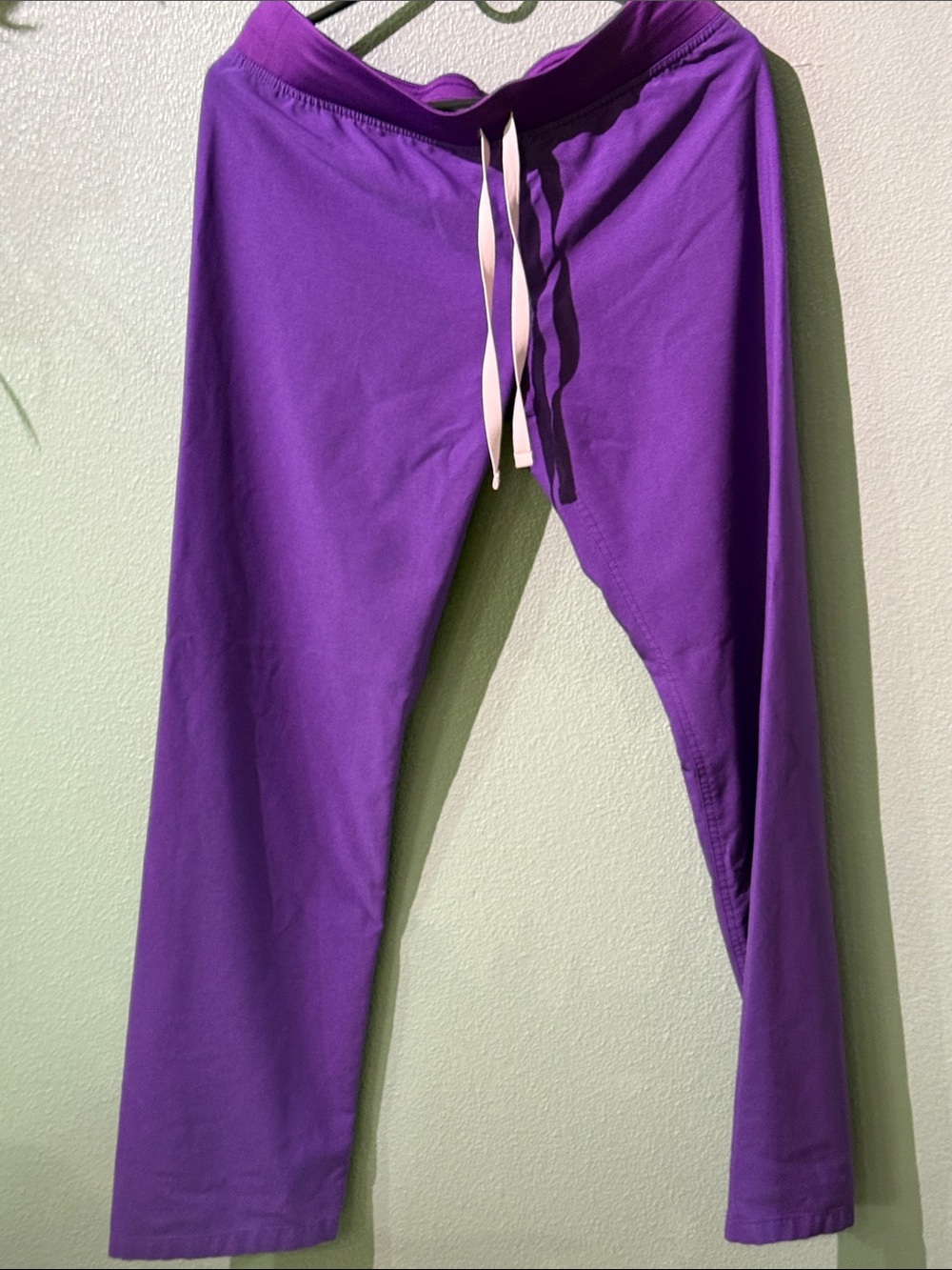 Figs V-Neck Medical Scrub Set Ultra Violet size S. - Picture 4 of 6